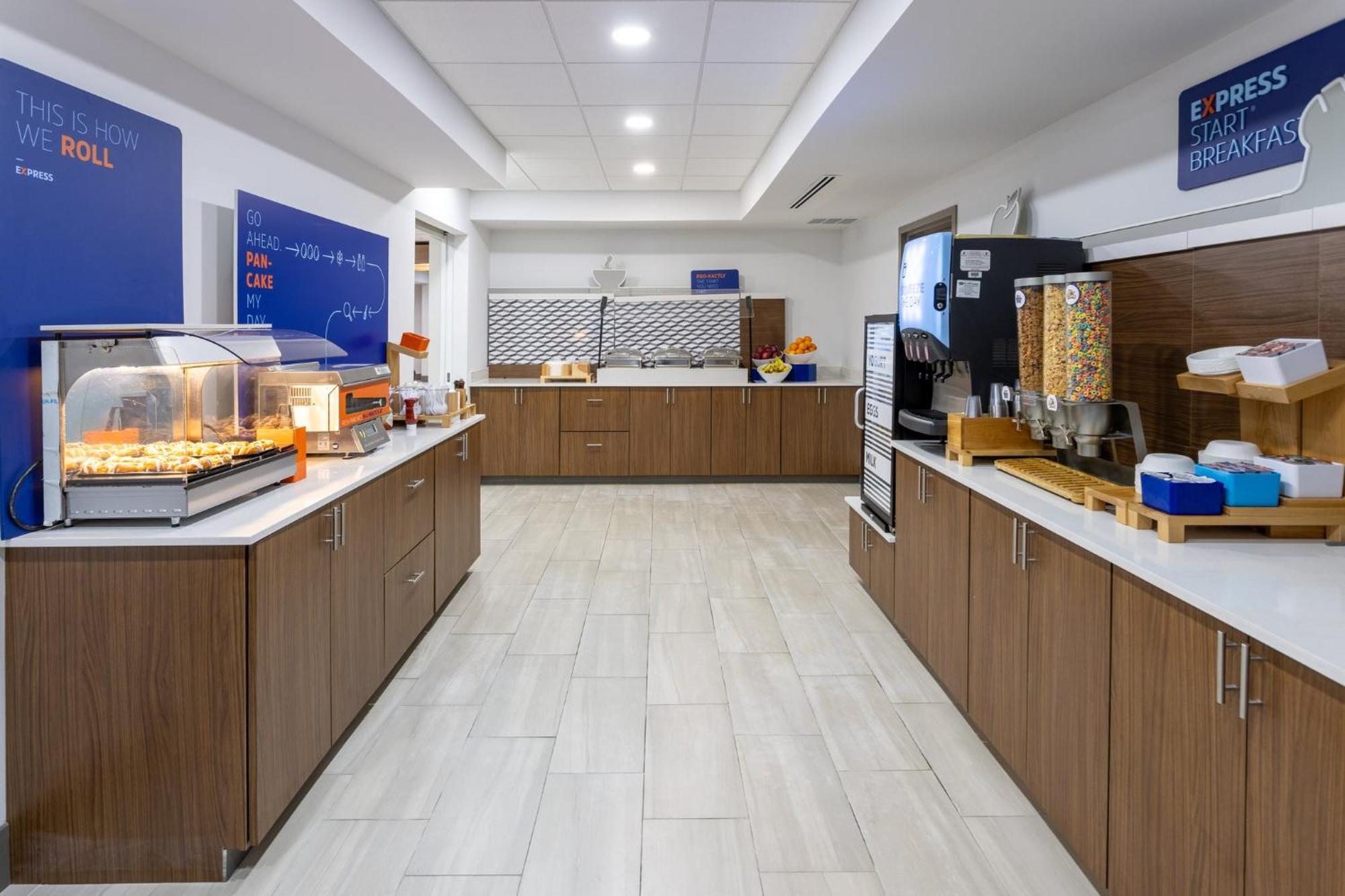 Holiday Inn Express Hotel & Suites Vineland Millville By Ihg Zewnętrze zdjęcie