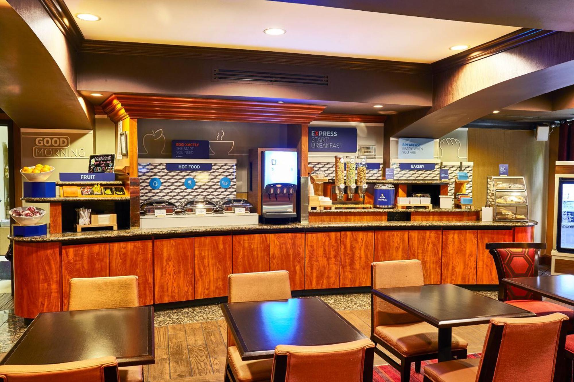 Holiday Inn Express Hotel & Suites Vineland Millville By Ihg Zewnętrze zdjęcie