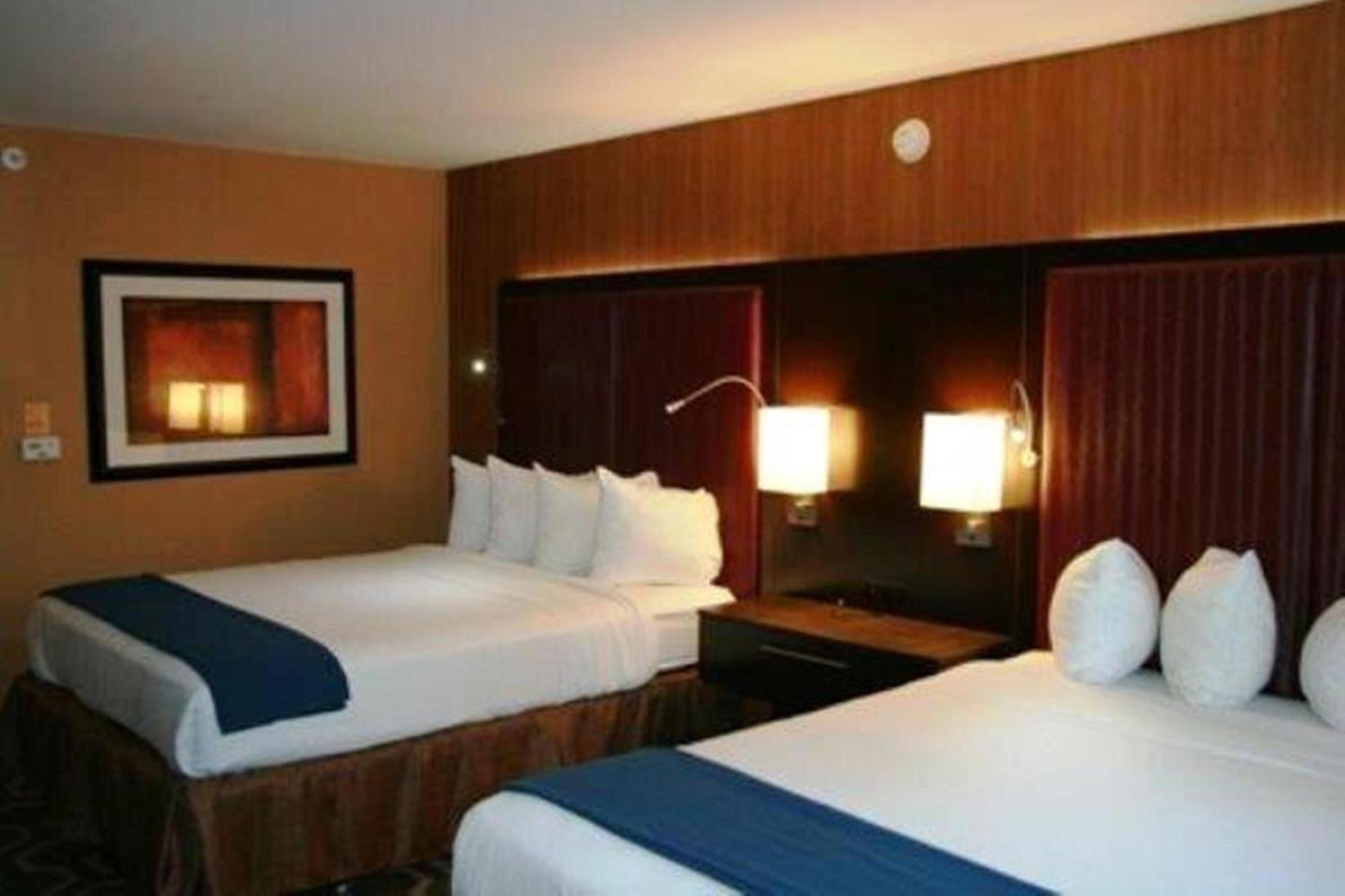 Holiday Inn Express Hotel & Suites Vineland Millville By Ihg Zewnętrze zdjęcie